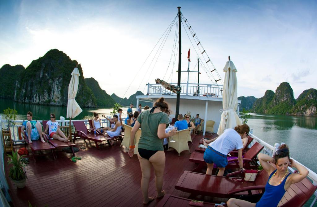 Halong Aurora Cruises Apartman Hạ Long-öböl Létesítmények fotó