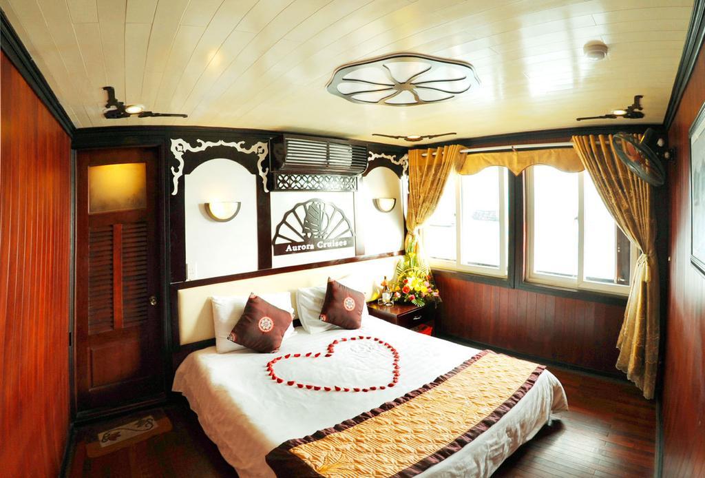 Halong Aurora Cruises Apartman Hạ Long-öböl Szoba fotó